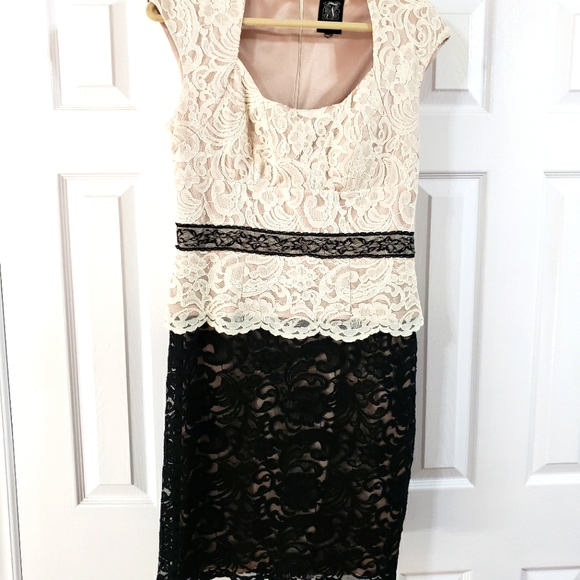 Jax evening wear - Picture 1 of 3